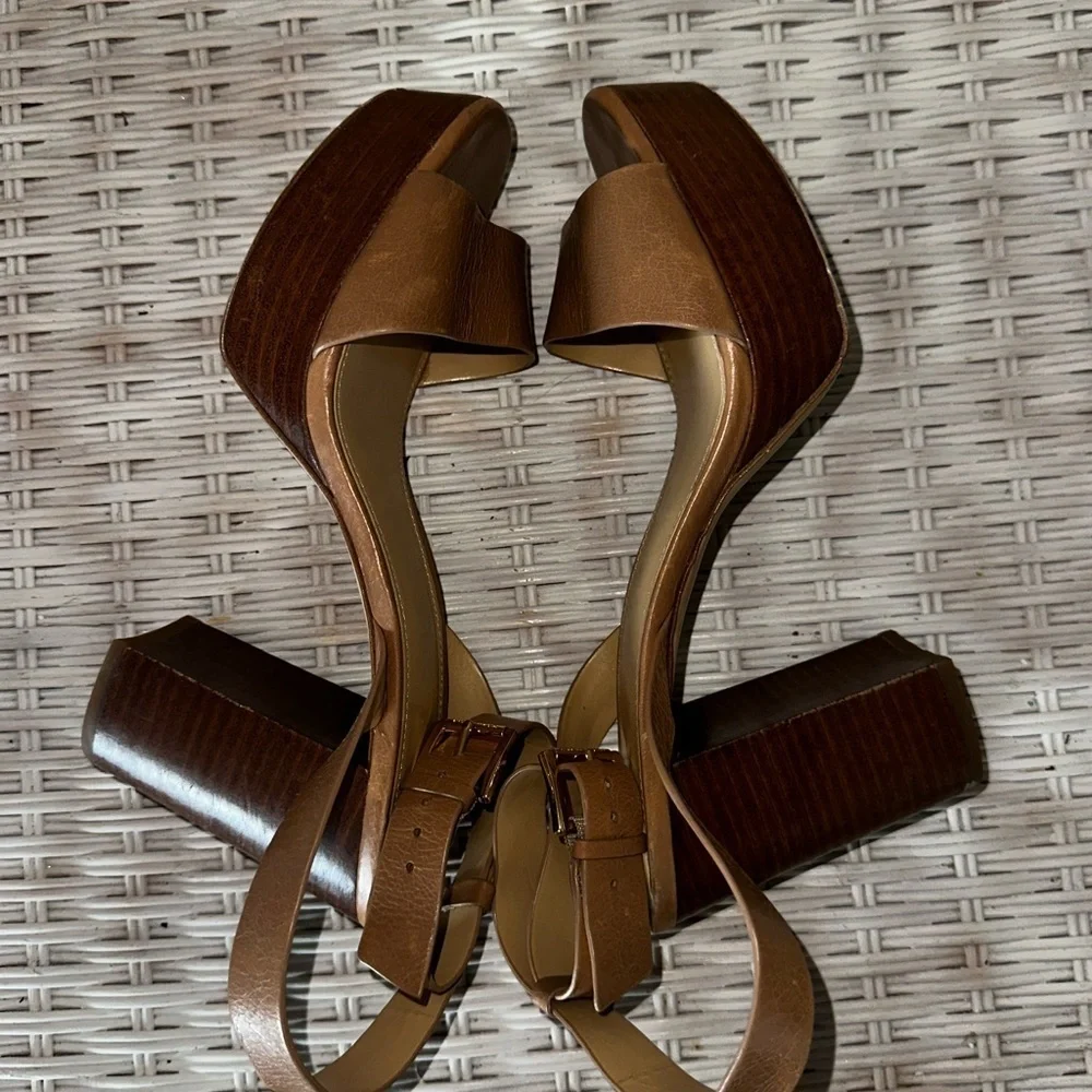 UEC MICHAEL Michael Kors Brown Platform Sandals with Chunky Heel